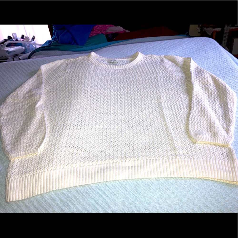 Pullover sweater